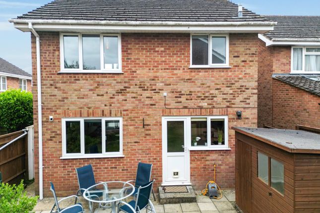 64, Lowbrook Drive, Maidenhead photo 2