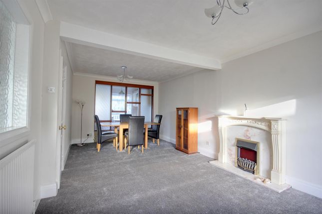 3-bed terraced on 19, Kingsley Drive, Willerby, £185,000