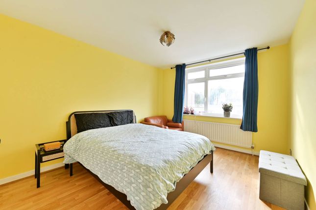 Thumbnail Flat to rent in Whitefield Close, Putney, London