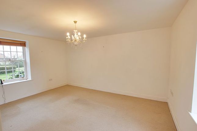 8, St. Georges Court, Trowbridge photo 4