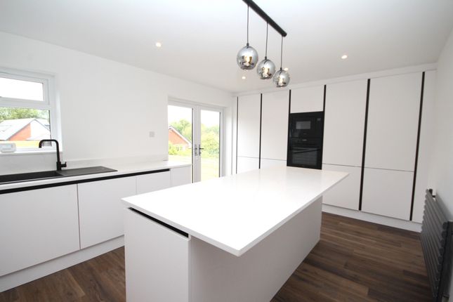 98, Hillside Avenue, Bromley Cross, Bolton, Greater Manchester photo 4