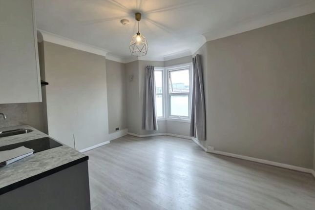 11, Saint Antony's Road, London photo 4