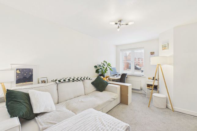 33 Hyde Park Road, Kingswood, East Riding of Yorkshire photo 2