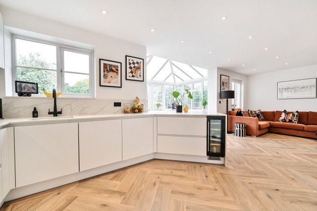 3, Curlew Grove, Camberley photo 4
