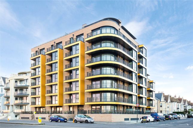 2 bed flat for sale in Kingsway, Hove, East Sussex BN3