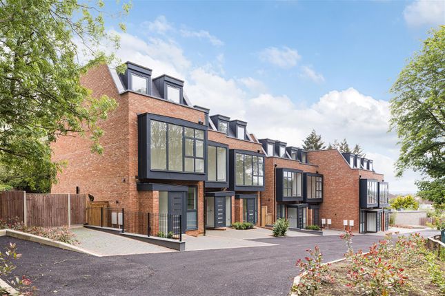 Thumbnail Property for sale in Pino Way, Kings Head Hill, Chingford