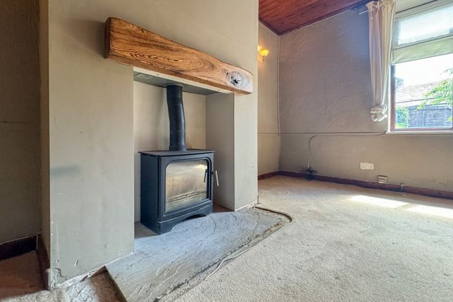 57, Gib Lane, Huddersfield photo 4