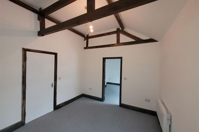 56 Hall Croft, Shepshed photo 2