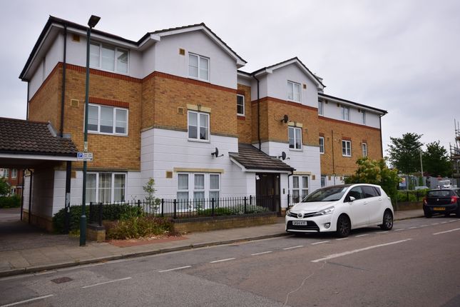 Thumbnail Flat to rent in Windsor Road, Gillingham