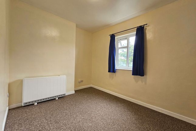 Flat 3, 11 Kingsholm Road, Gloucester photo 2