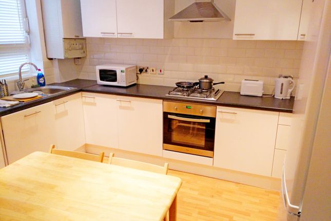 4 Bed Shared Accommodation To Rent In Wallis Close London