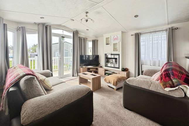 102 Oaklands,, Polperro Road, Cornwall photo 3