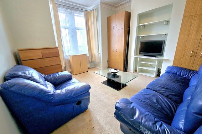 11, Brent View Road, London photo 3
