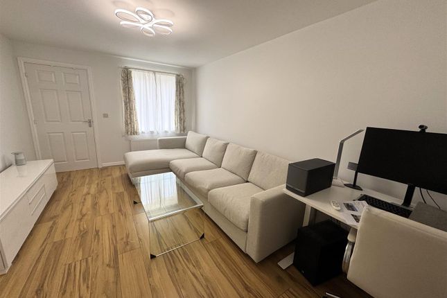 52, Spruce Way, Selby photo 2