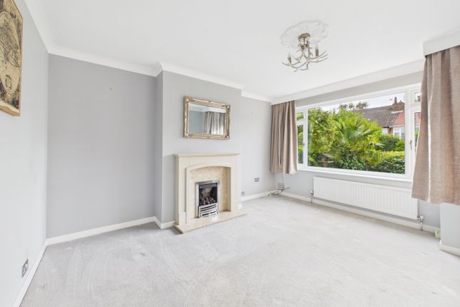17, Scott Green Crescent, Leeds photo 3
