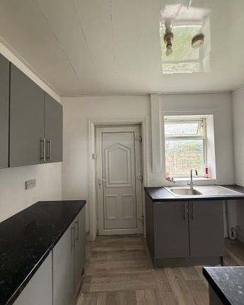 34, Penrith Avenue, Oldham photo 5