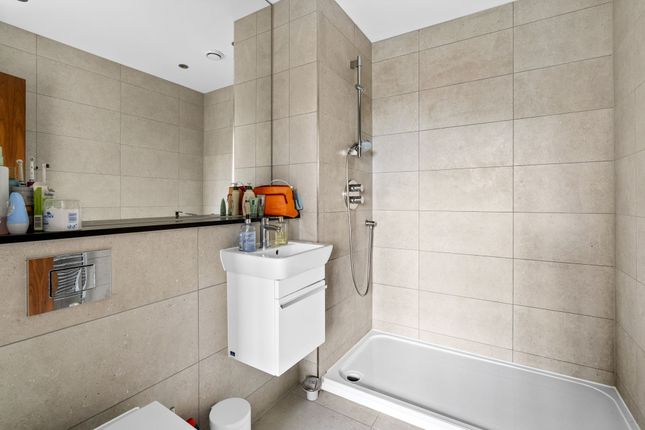 Flat for sale in Queen Ediths Way, Editha House