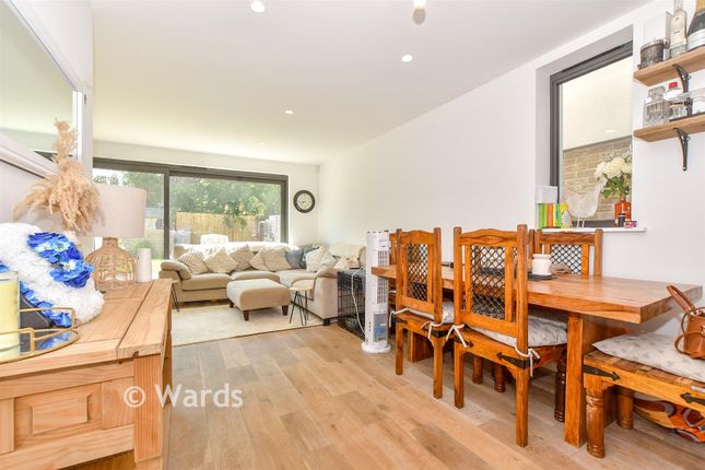 3-bed semi-detached on 4, Sandpiper Close, Ashford, £172,000