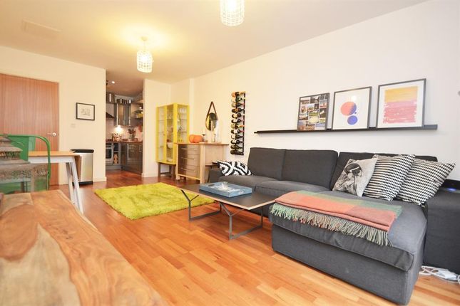 Thumbnail Flat to rent in Boundary Street, Shoreditch