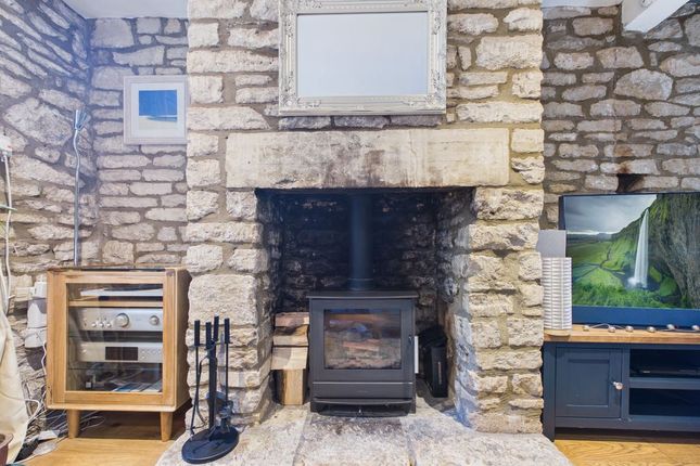 3, Youngs Cottages, Stroud photo 3