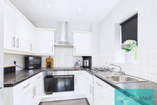 Apartment 8, Ellenbrook Court Newhart Grove, Manchester photo 2