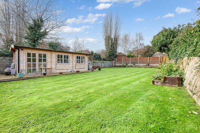 High Street, Kelvedon CO5, 7 bedroom terraced house for sale - 69025765 ...