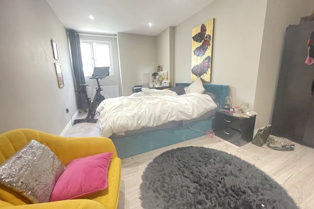 241A , Gipsy Road, London photo 5