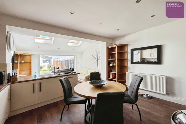 18, Roe Green, Worsley, Manchester photo 4