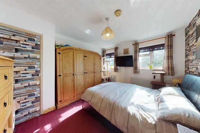 Stonedane Court, Kent photo 4