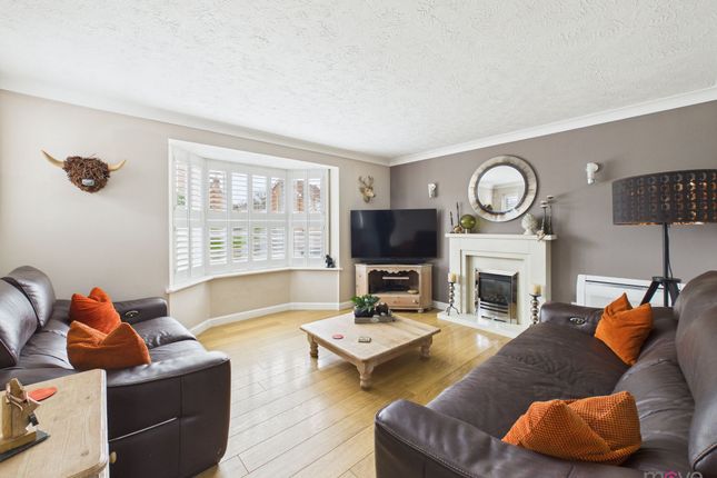 1 Ebrington Close, Gloucester photo 4