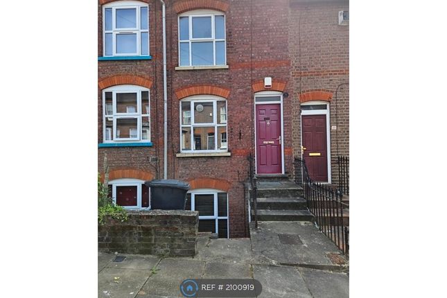 Thumbnail Room to rent in Winsdon Road, Luton