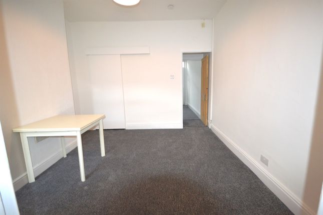 92, Caistor Street, Stockport photo 3