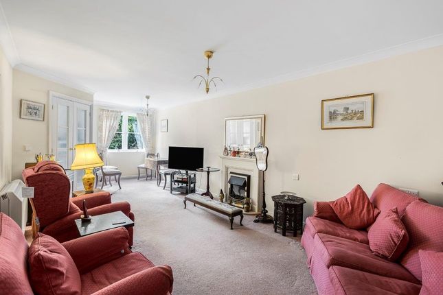 19 Walkers Court, Southdown Road, Harpenden photo 2