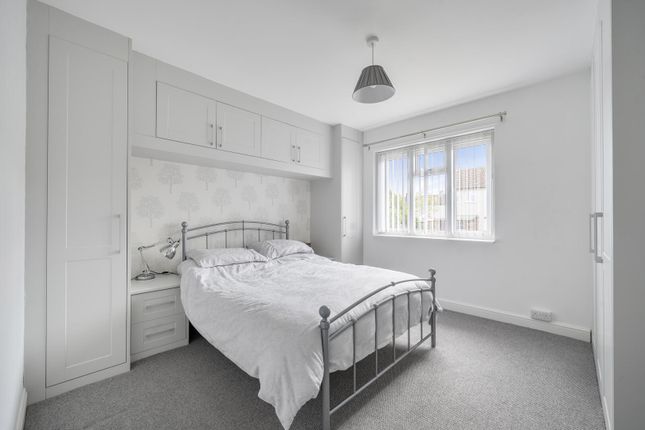 24, Sandleaze, Devizes photo 4