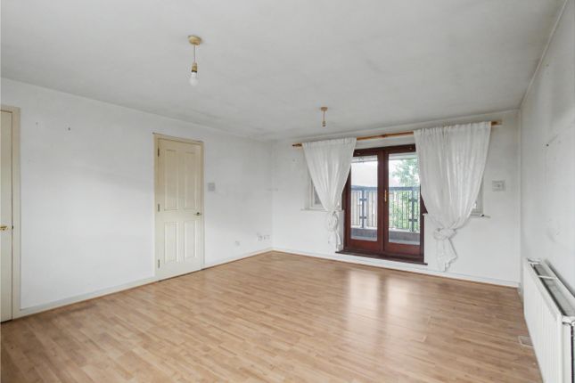 7, Greenham Crescent, London photo 3