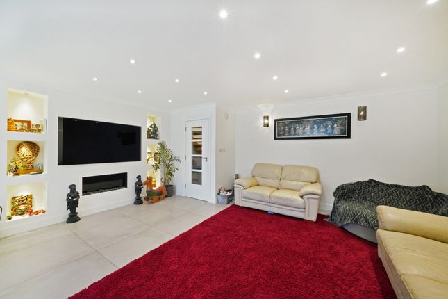 3, Bulmer Gardens, Middlesex photo 3