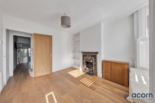 10, Merryhill Mount, Hertfordshire photo 2