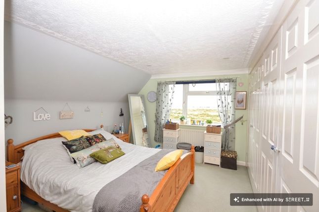 32 Pleasance Road North, Romney Marsh photo 3