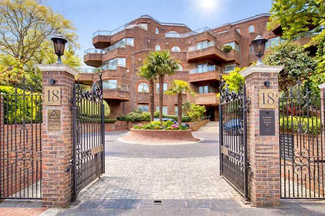 Flat K, Heath Park Gardens, London photo 2