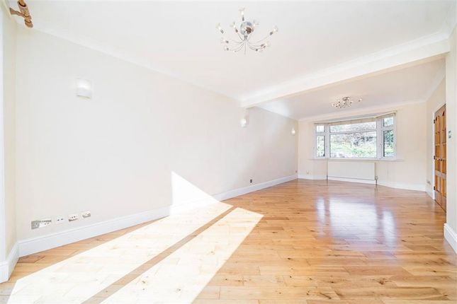 134, Milborough Crescent, London photo 2