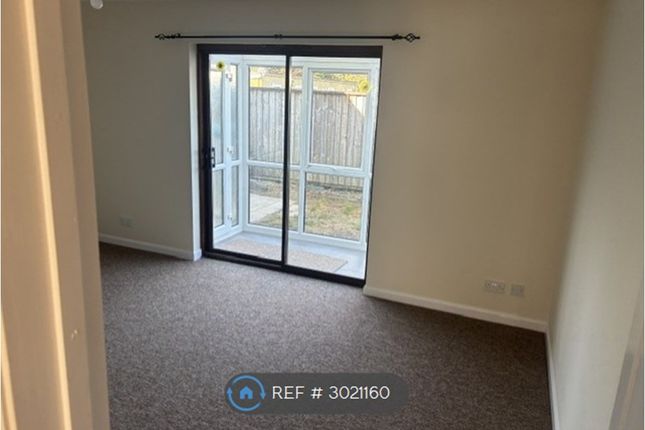 Fenton Court, Haverfordwest photo 5