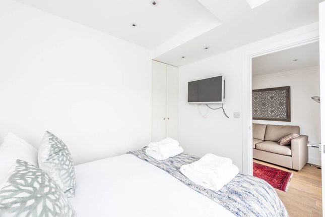 Flat to rent in Sloane Avenue, Sloane Square, London