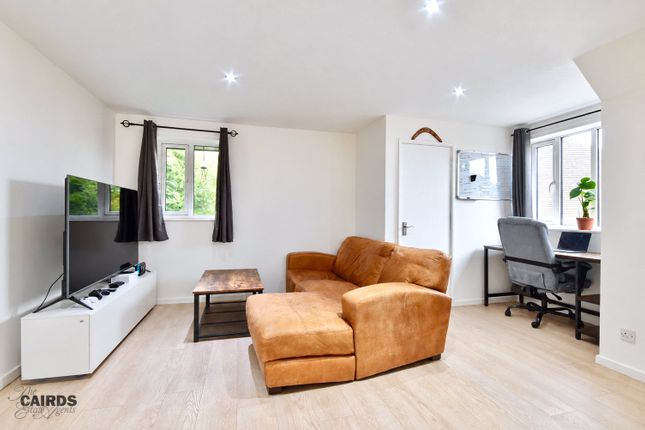 Flat 8, 22, Kingston Avenue, Surrey photo 2