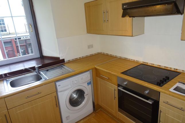 Thumbnail Flat to rent in County Place, Perth