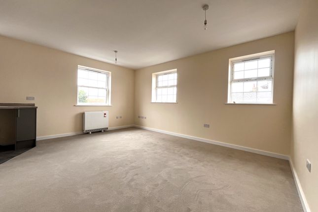 Flat 4, 94, High Street, MARCH photo 2
