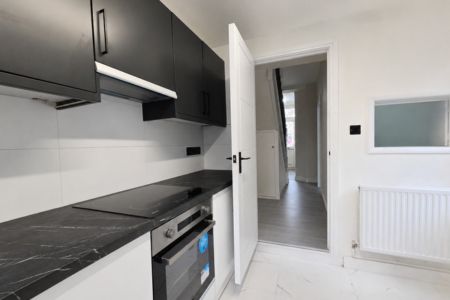 Summerfield Street, Lee / Hither Green, SE12 photo 4