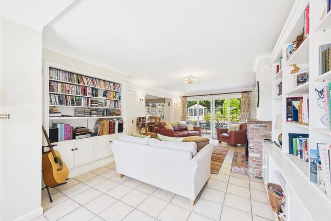 19, Nepfield Close, Worthing photo 3