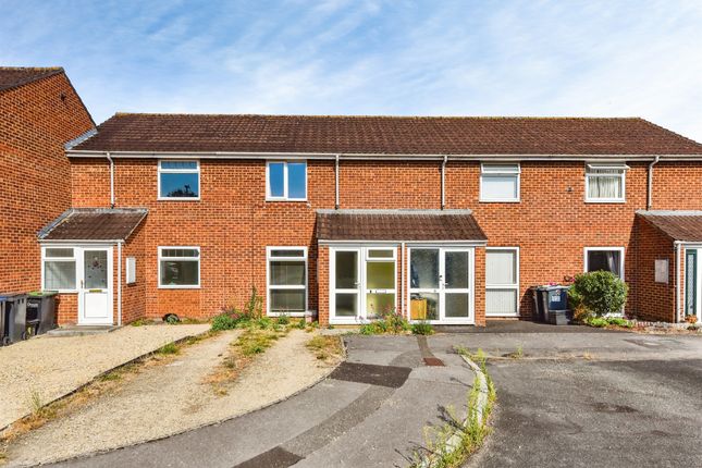 2-bed house on 7, Heather Close, Westbury, £180,000