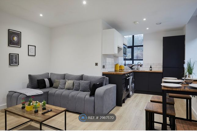 Apt  Green Mill Apartments, Green Lane, Holmfirth photo 2