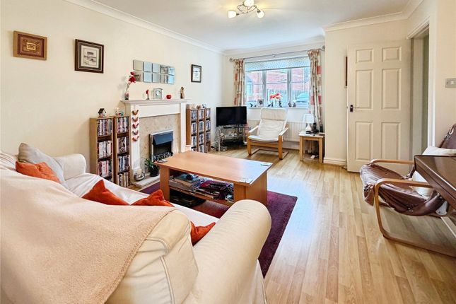 16, Rosedale Close, Lincoln photo 2